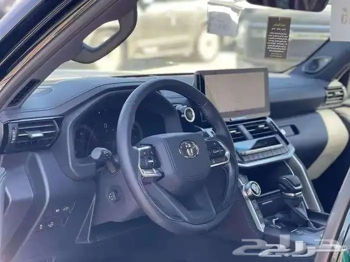لاندكروزر VXR بحريني فل كامل موديل 2025 6