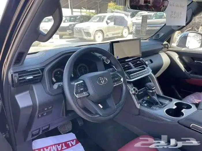 لاندكروزر VXR بحريني فل كامل موديل 2025 7
