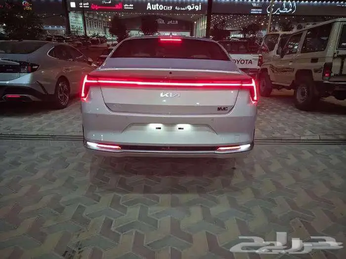 كيا K8 استندر GL بنزين 2026 3