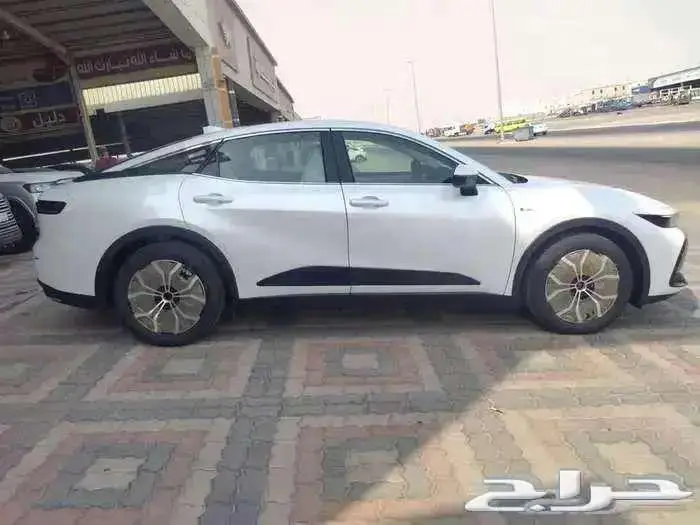 تويوتا كراون برستيج 2026 عبداللطيف جميل 7