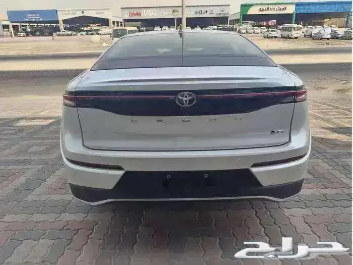 تويوتا كراون برستيج 2026 عبداللطيف جميل 8
