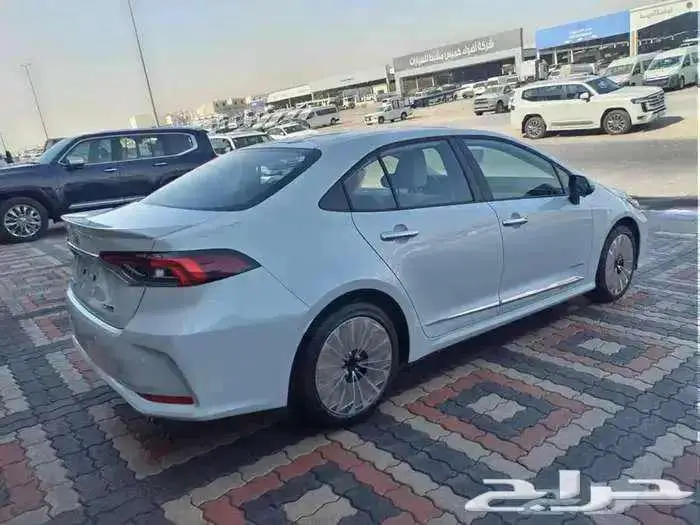 تويوتا كورولا 2025 محرك 2.0 EXECUTIVE عبداللطيف جميل 4