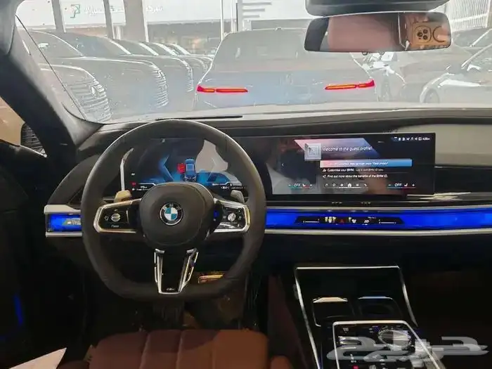 بي ام دبليو 735i موديل 2026 اسود رمادي خليجي 12