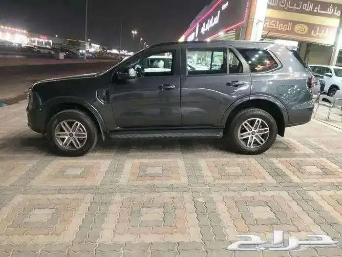 فورد ايفرست XLS ديزل 2024 ممشى 5000 كم فقط 3