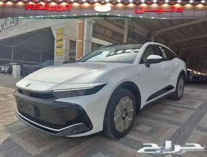 تويوتا كراون برستيج 2026 عبداللطيف جميل 0