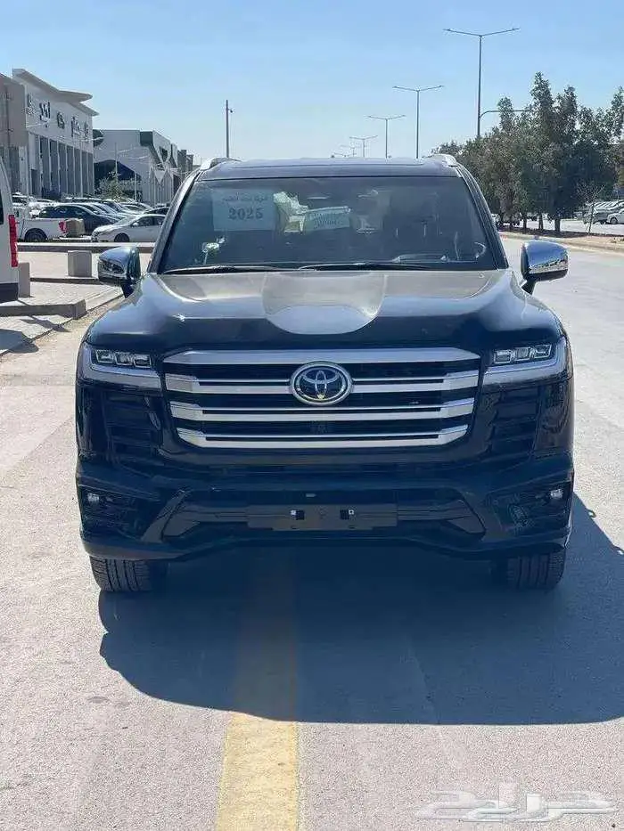 لاندكروزر VXR بحريني فل كامل موديل 2025 0