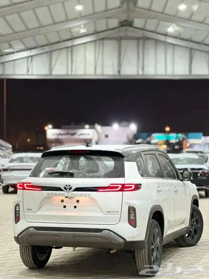تويوتا اوربان كروزر GLX فل كامل 2026 1