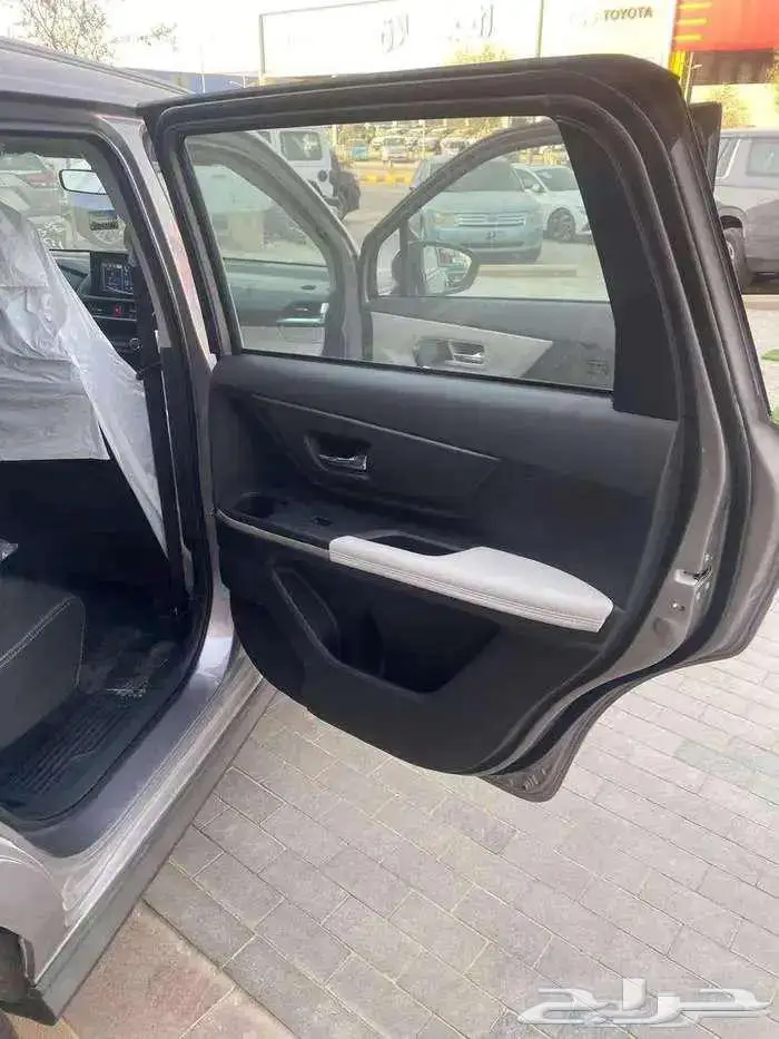 تويوتا فيلوز GLX 2025 9
