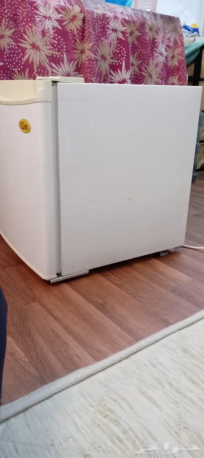 small refrigerator 1