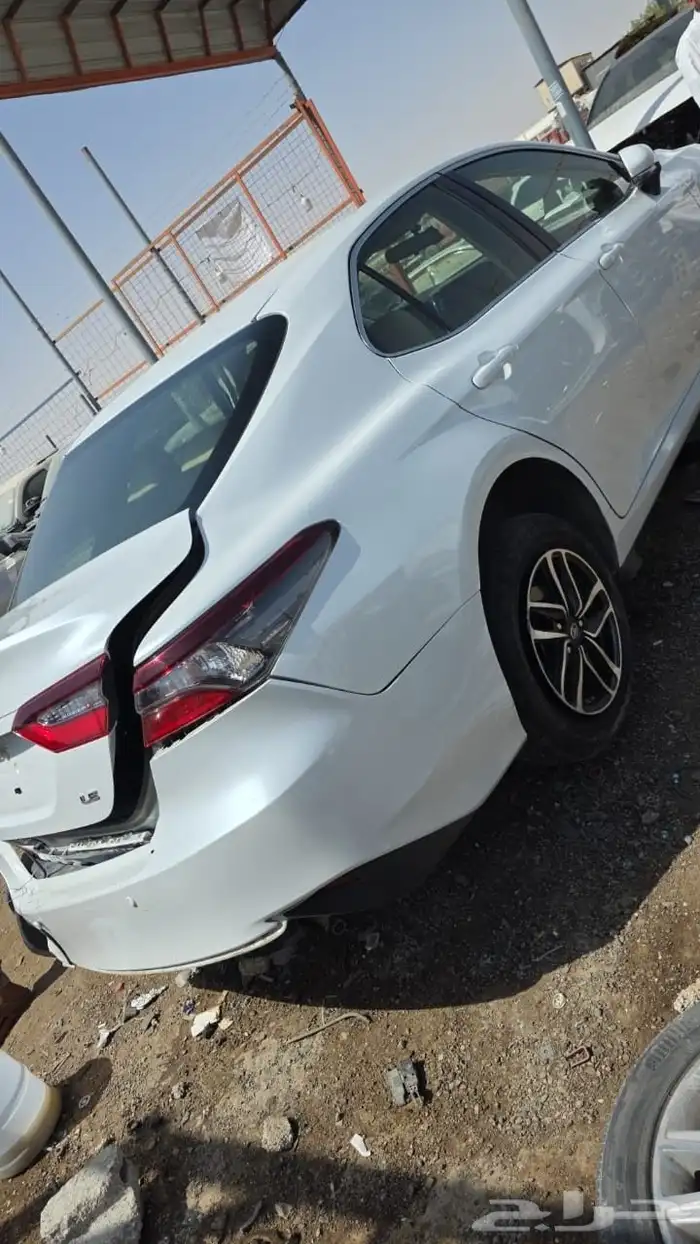 تشليح كامري مديل 2023 لبيع قطع غيار فقط ابيض لؤلؤي استاندر 2