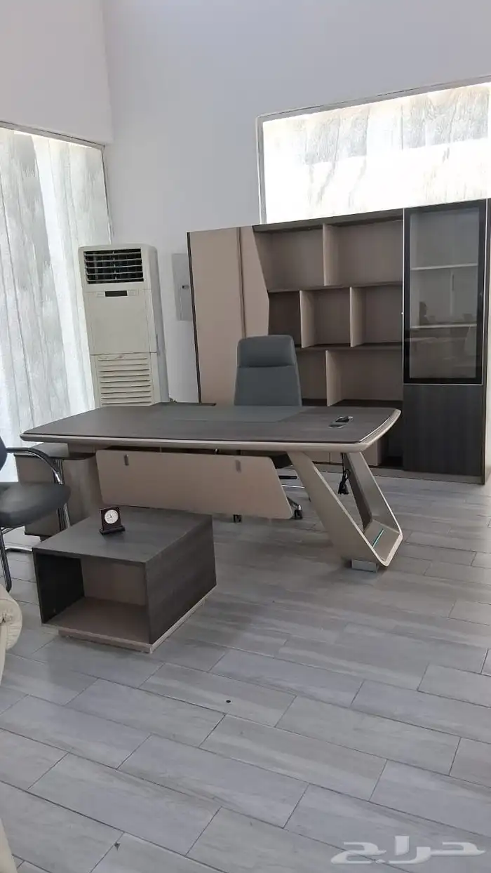 جديد اثاث مودرن مكتبي متوفرج. (وموجود التوصيل  والتركيب 0