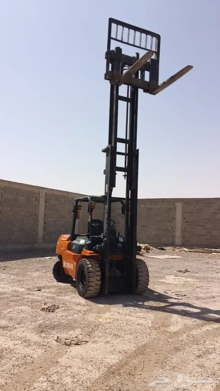 للبيع رافعه شوكيه تايوتا خمسه 5 طن forklift 4