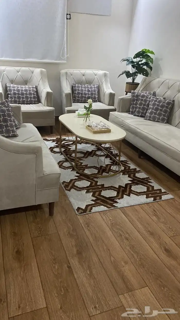 للبيع كنب و كبت غرفة نوم 1