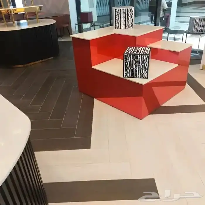 بوثات معارض _ ديكورات محلات _ اثاث فنادق _ استنادايدات معارض 9