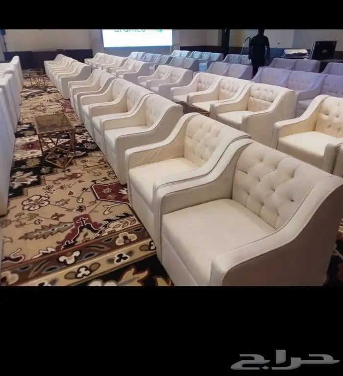 تاجير كراسي وطاولات وكراسي شفاف جلسات شعبيه الازرق وكنب 2