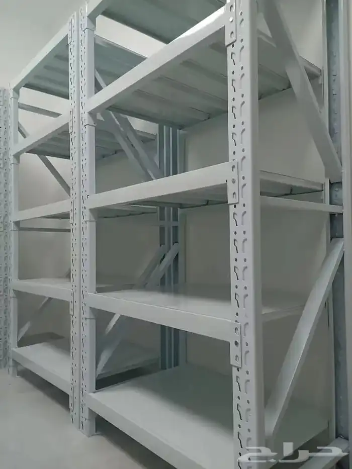 يوجد لديينا جميع انواع الرفوف 7