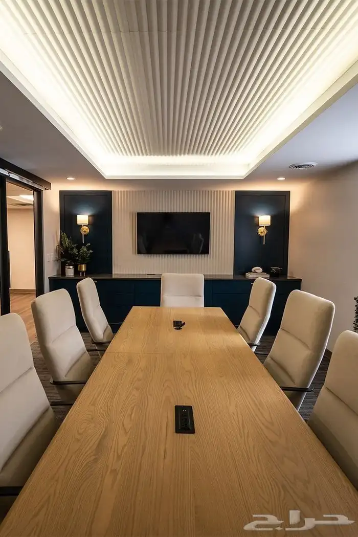 تصميم وتنفيذ أثاث مكتبي حسب الطلب   جودة عالية وأسعار منافسة 0