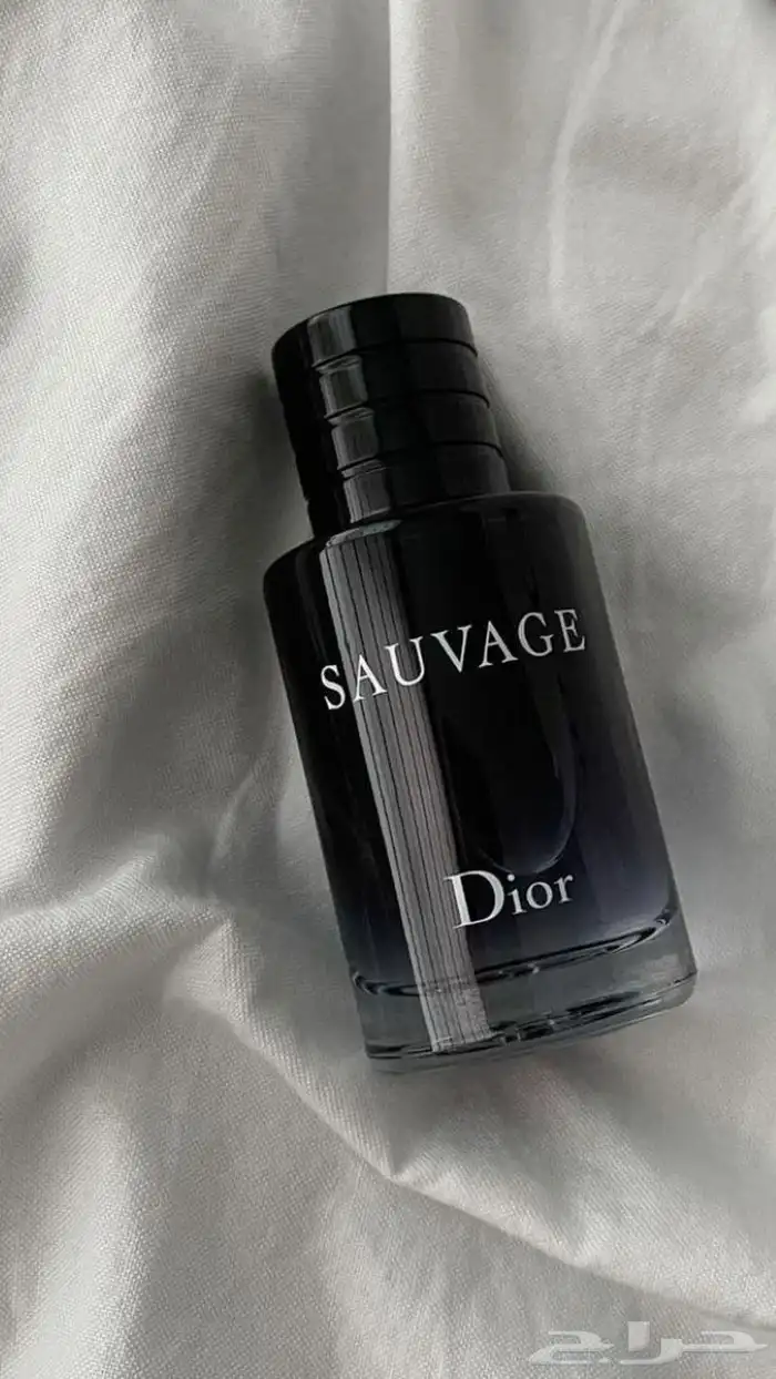 العنوان  عطر SOVAGE رجالي فخم وثابت   الوصف  عطر رجالي فخم 0
