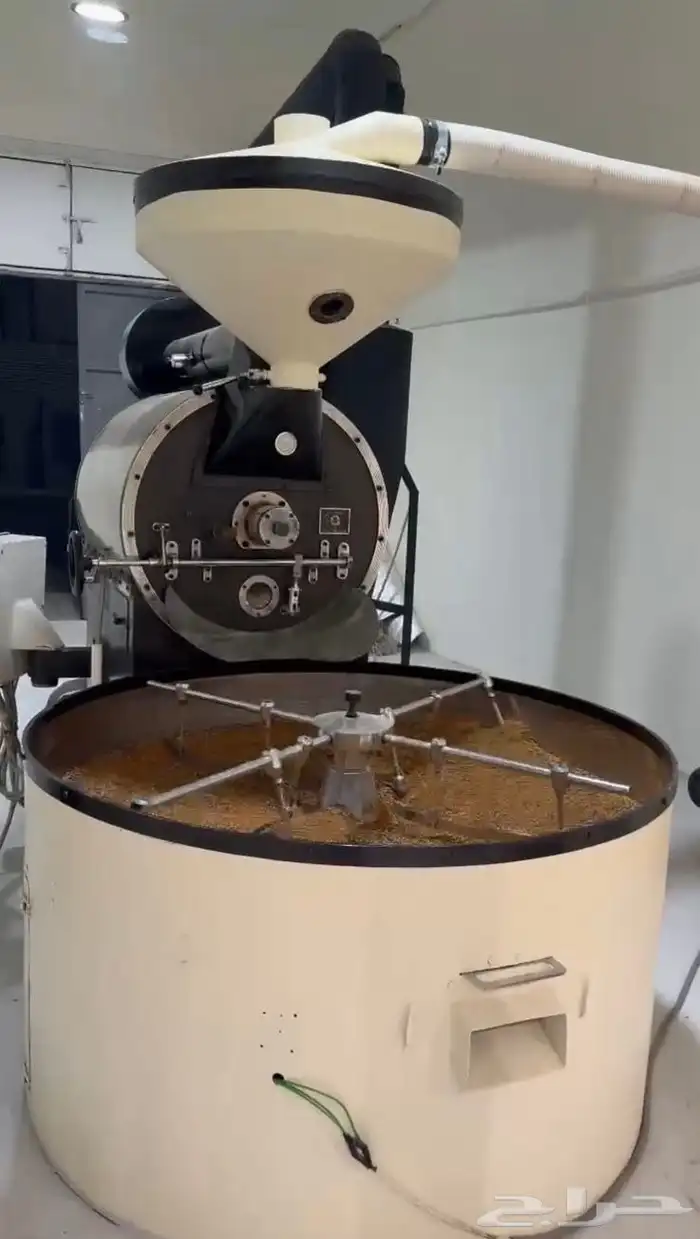 محل بهارات ومحمصة للتقبيل 1