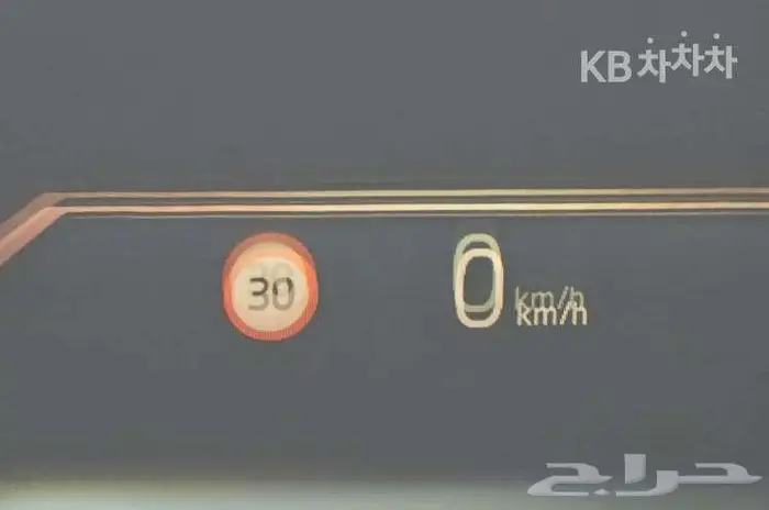 بي ام دبليو الفئة الثالثة 320i 2024 M Sport 15
