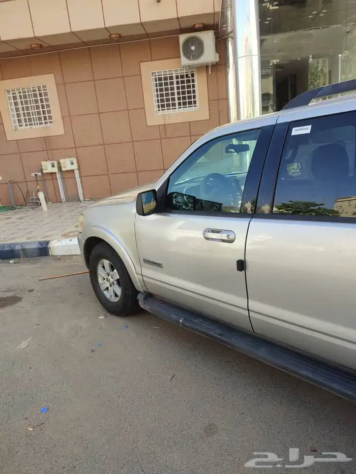 فورد اكسبلورر   محركات وقير ومكيف بحاله ممتازه  ممشى 340 5