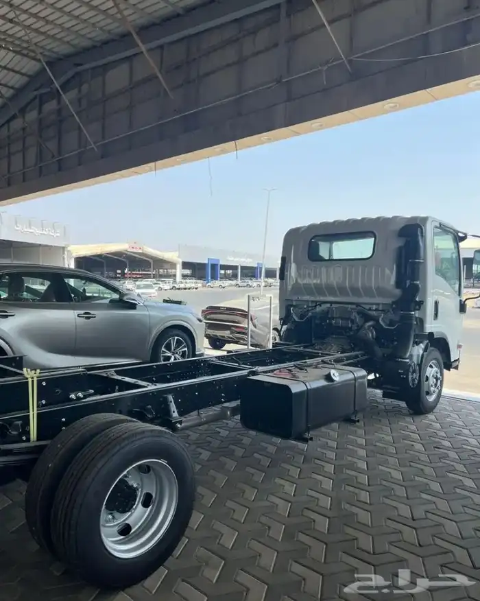 ايسوزو دينا 2025 ياباني 5 طن و6 طن 4