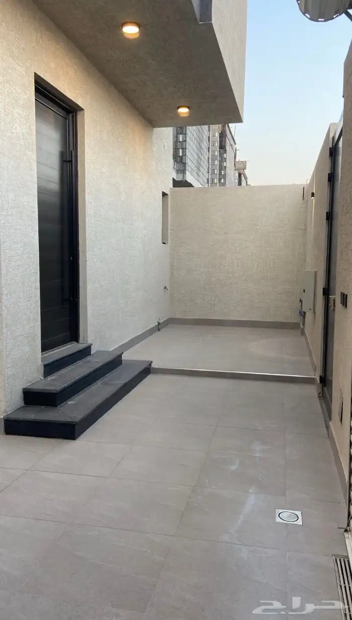 اللايجار فله دبلكس جديده في الفرسان حي الشرق 2