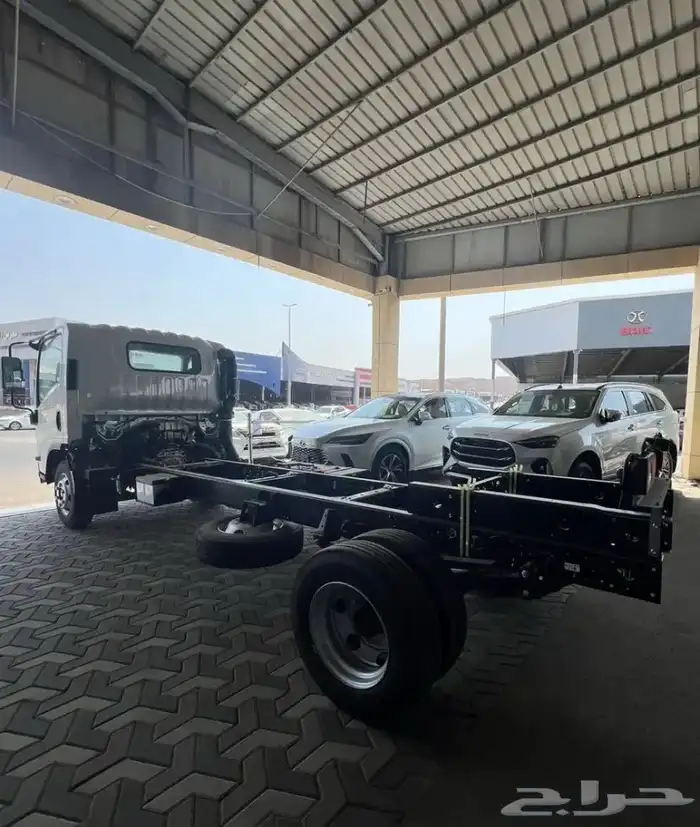 ايسوزو دينا 2025 ياباني 5 طن و6 طن 3