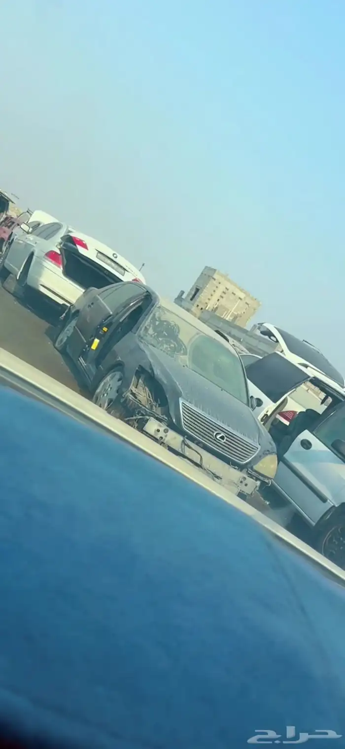 نشتري جميع السيارات تشليح مع توفير جميع أنواع القطع 12