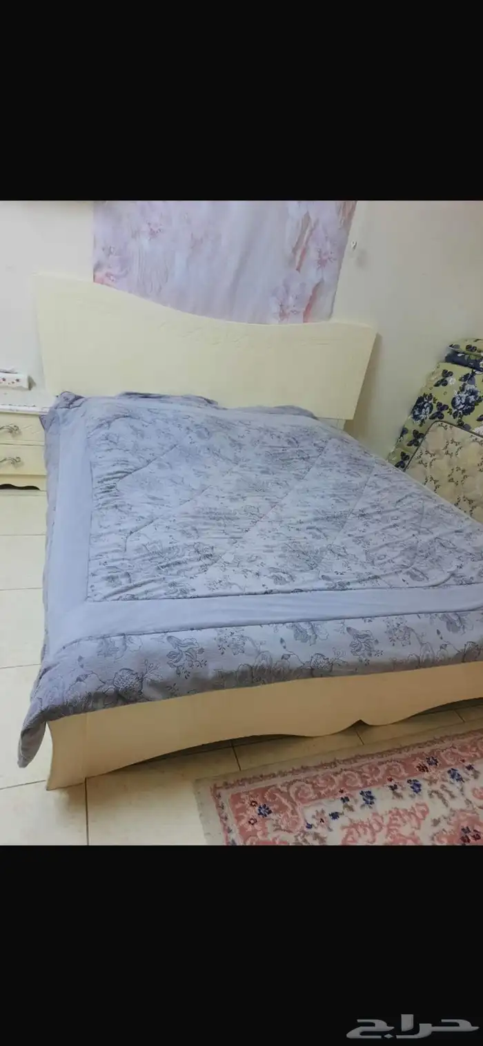 غرفه نوم كامله مع الستاره وكنب مع الطاولات ومدخل بمرايه 1