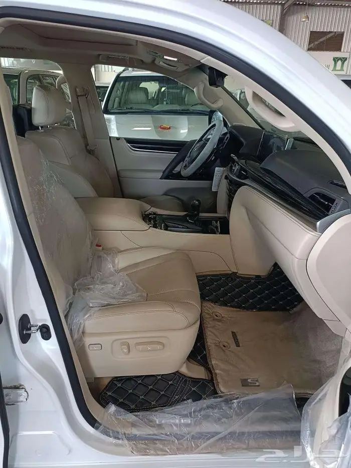 لكزس 2021 فل كامل 11