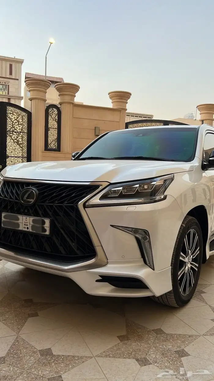 لكزس 570 S موديل 2019 15
