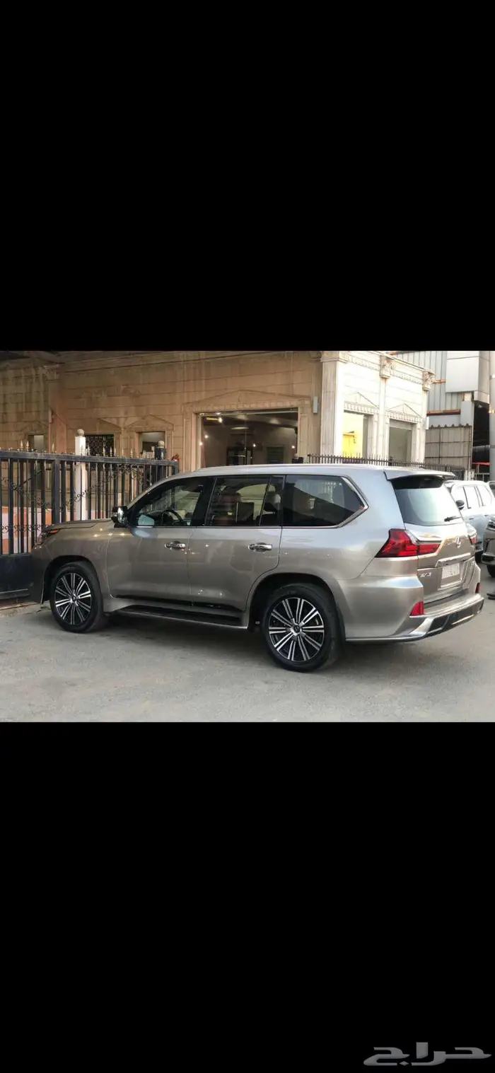 لكزس LX 570 SS سعودي 2017 تيتانيوم داخل أحمر ب 250 ألف 3