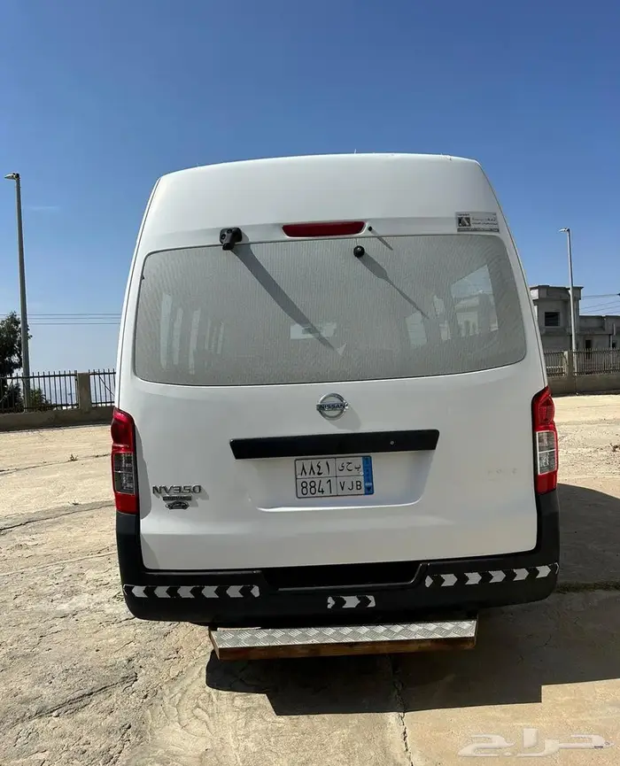 باص نيسان 2
