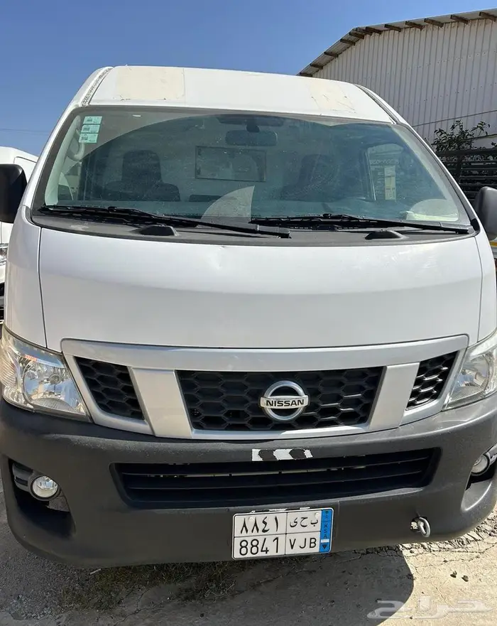 باص نيسان 3