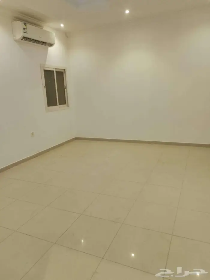 شقه للايجار حي الياسمين 3 غرف وصاله وحمامين مكيفات سبليت 4