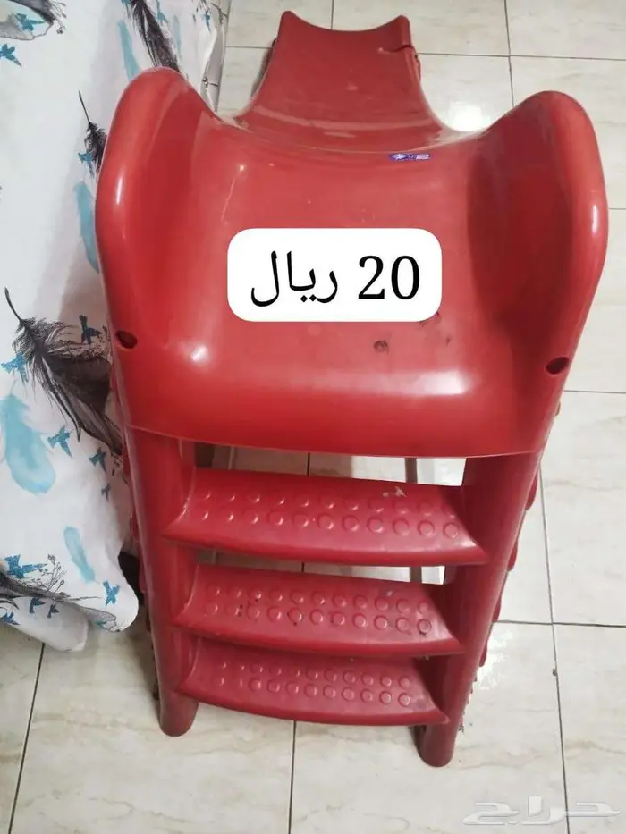 خزانة اطفال و 2 سرير مع 2 مرتبة و العاب اطفال 6