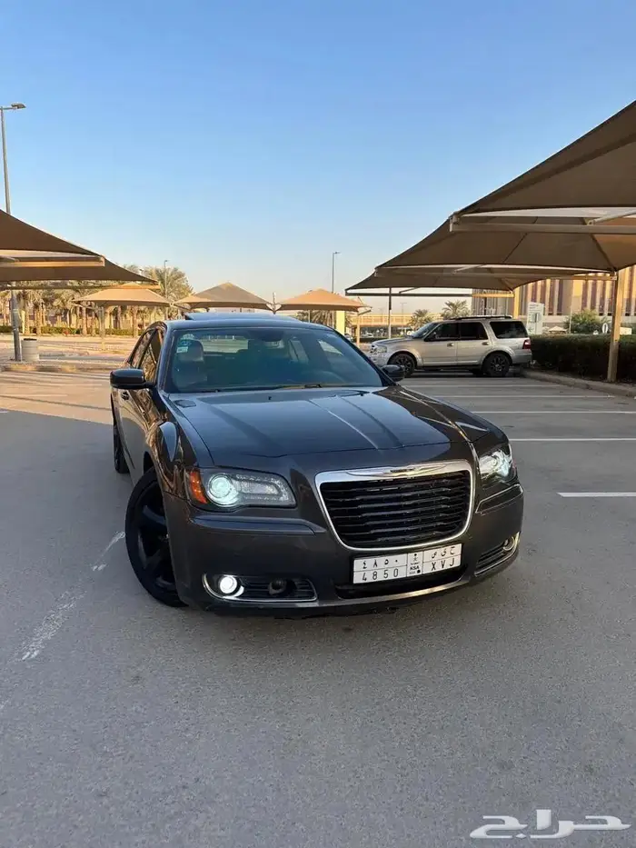 كرايسلر v8 s300 3