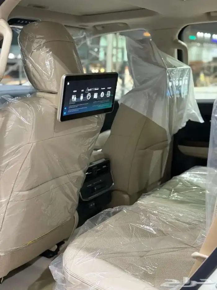 تويوتا لاندكروزر GXR4 بنزين سعودى 2025 ابيض 3