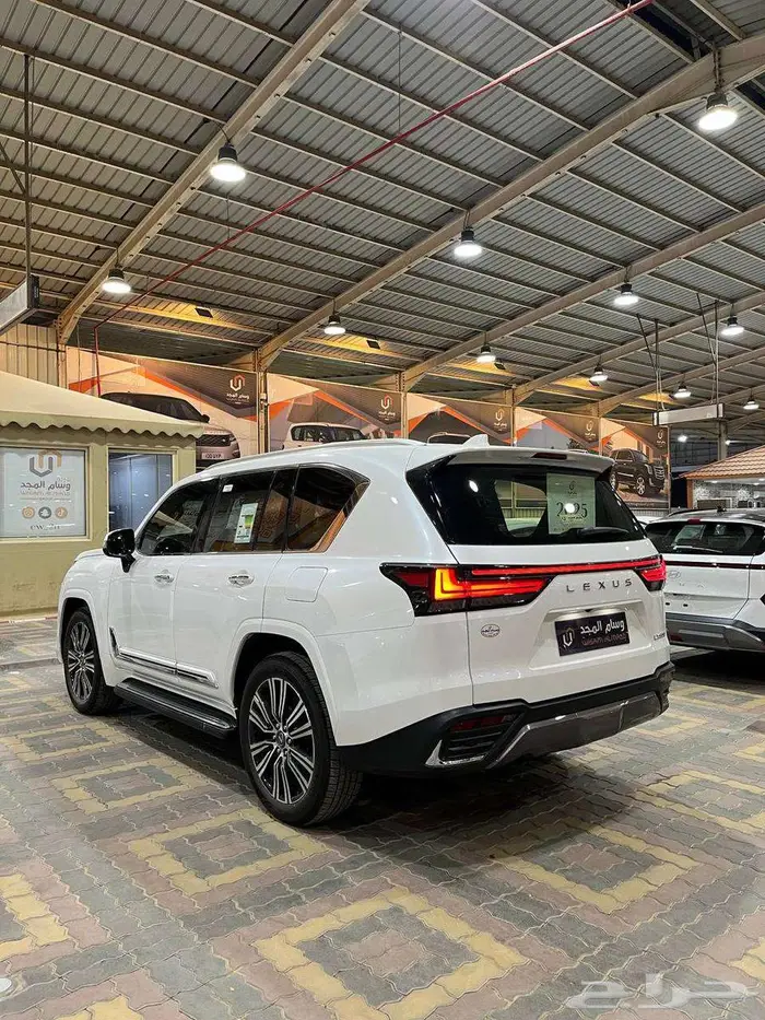 عرض خاص لكزس LX600 BB بنزين موديل 2025 بطاقه جمركيه 4