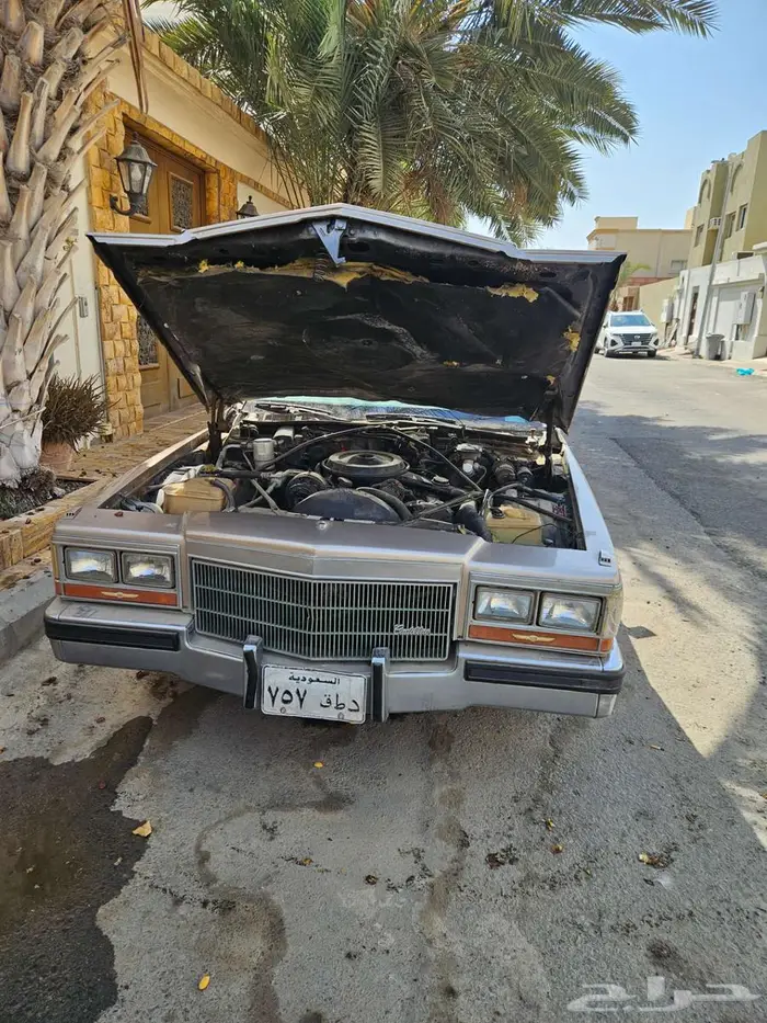 كاديلاك فليت وود موديل 1986 0