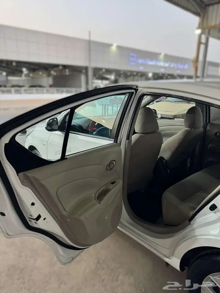 نيسان صني 2023 ابيض 7