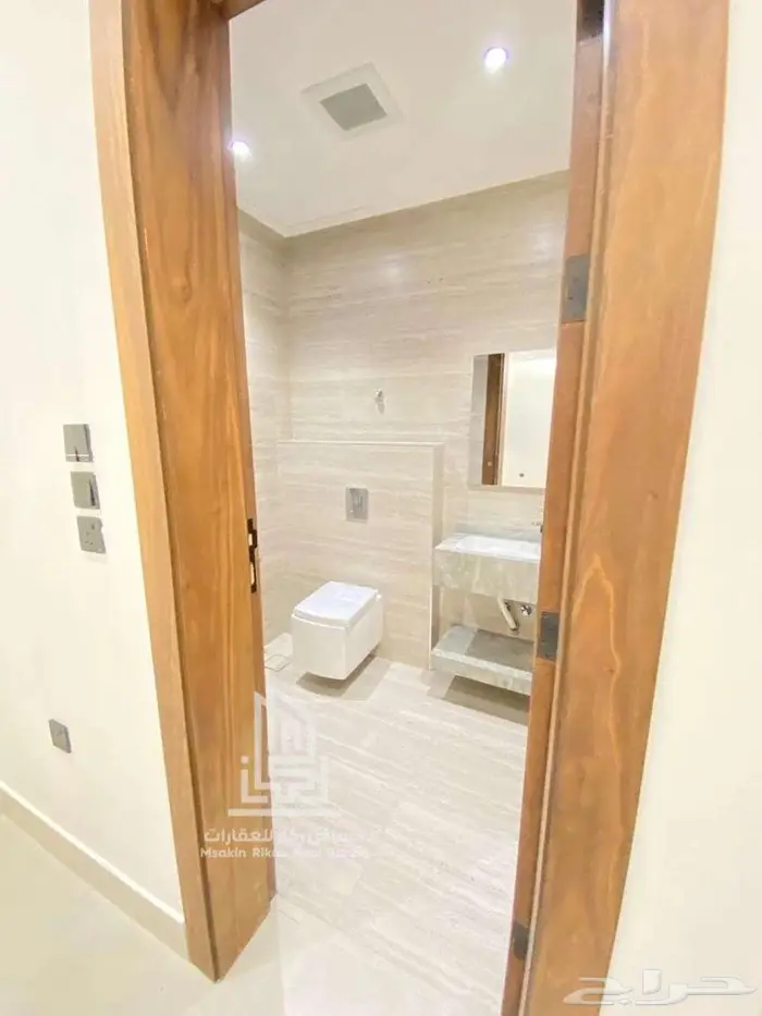 تاون هاوس علوي وارضي فاخر بموقع استراتيجي بحي الروابي للبيع 9