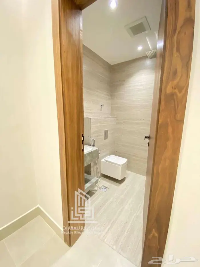 تاون هاوس علوي وارضي فاخر بموقع استراتيجي بحي الروابي للبيع 7