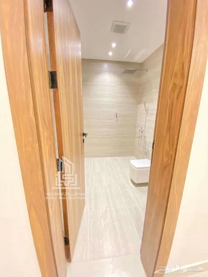 تاون هاوس علوي وارضي فاخر بموقع استراتيجي بحي الروابي للبيع 8