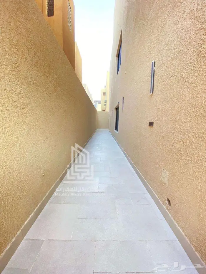 تاون هاوس علوي وارضي فاخر بموقع استراتيجي بحي الروابي للبيع 16