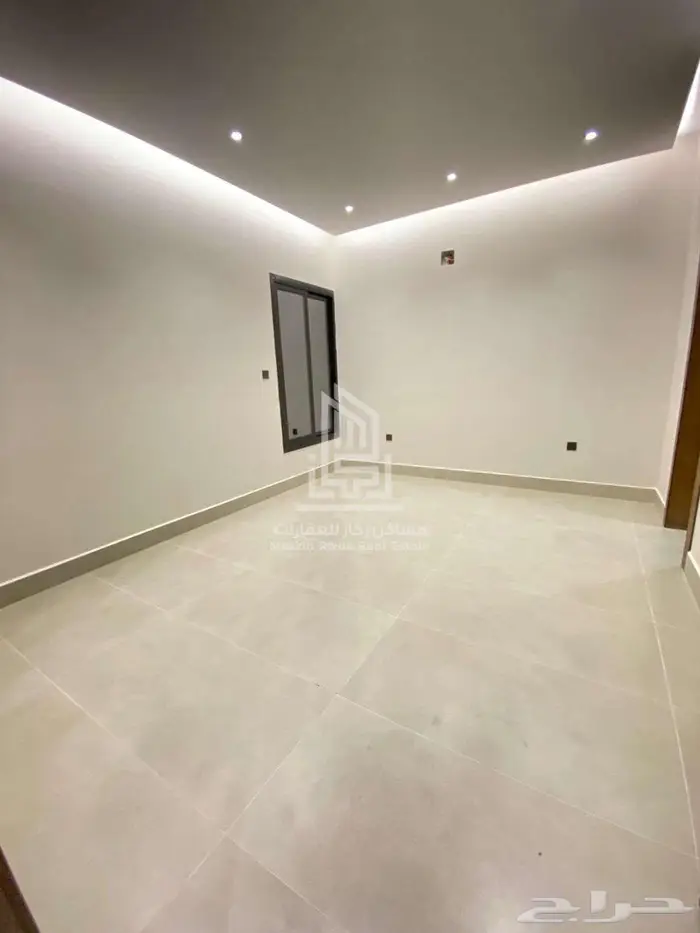 تاون هاوس علوي وارضي فاخر بموقع استراتيجي بحي الروابي للبيع 25