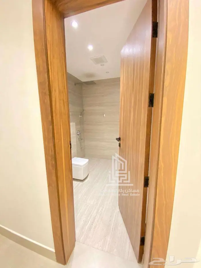 تاون هاوس علوي وارضي فاخر بموقع استراتيجي بحي الروابي للبيع 31