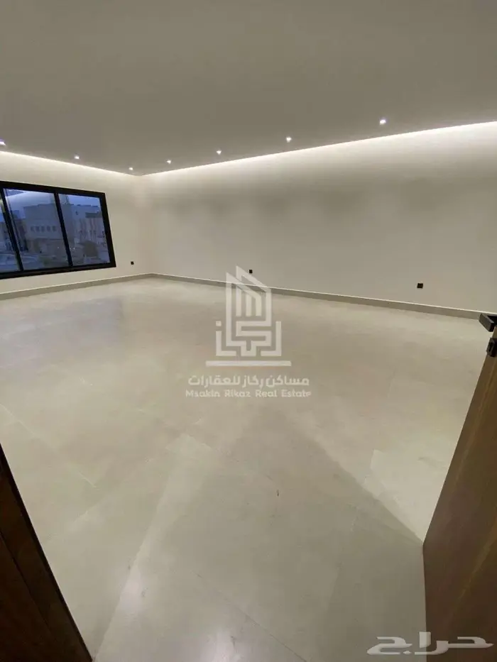 تاون هاوس علوي وارضي فاخر بموقع استراتيجي بحي الروابي للبيع 14