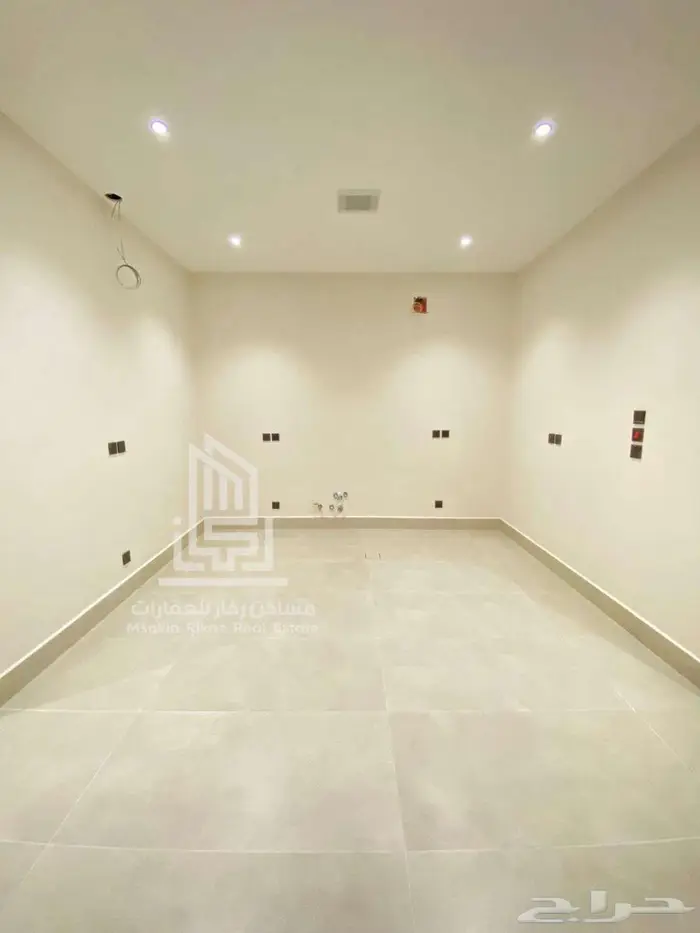 تاون هاوس علوي وارضي فاخر بموقع استراتيجي بحي الروابي للبيع 32